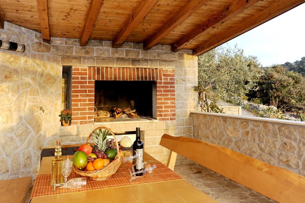 Holiday Home Mirna Vala Sevid Exterior photo