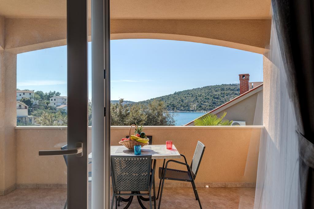 Holiday Home Mirna Vala Sevid Exterior photo